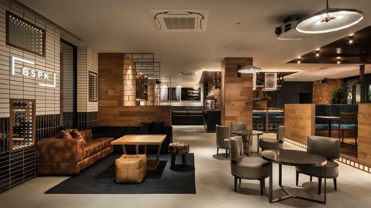 ***  Bespoke Hotel Shinsaibashi Oszaka Japán
